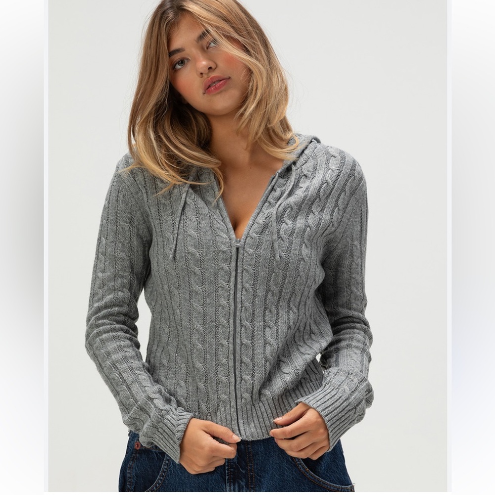 1X Grey Cable Knit Zip Up Jacket